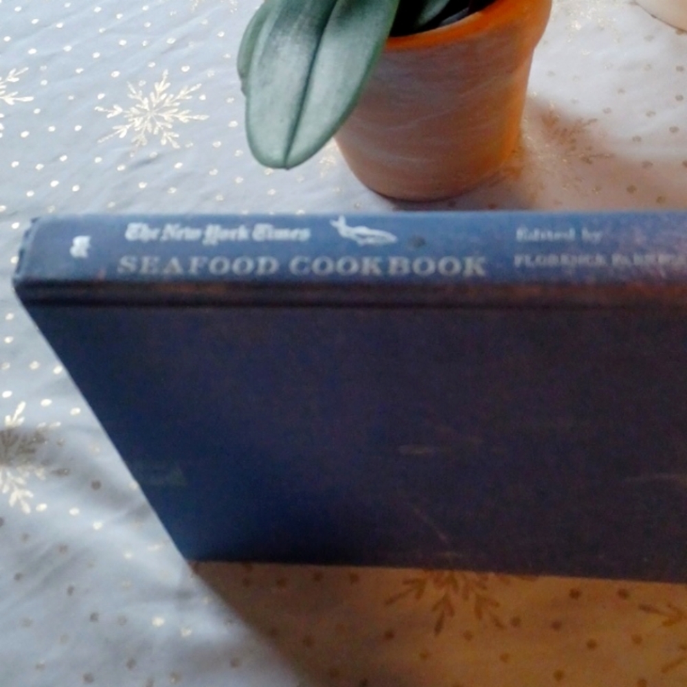 - THE NEW YORK TIMES SEAFOOD COOKBOOK